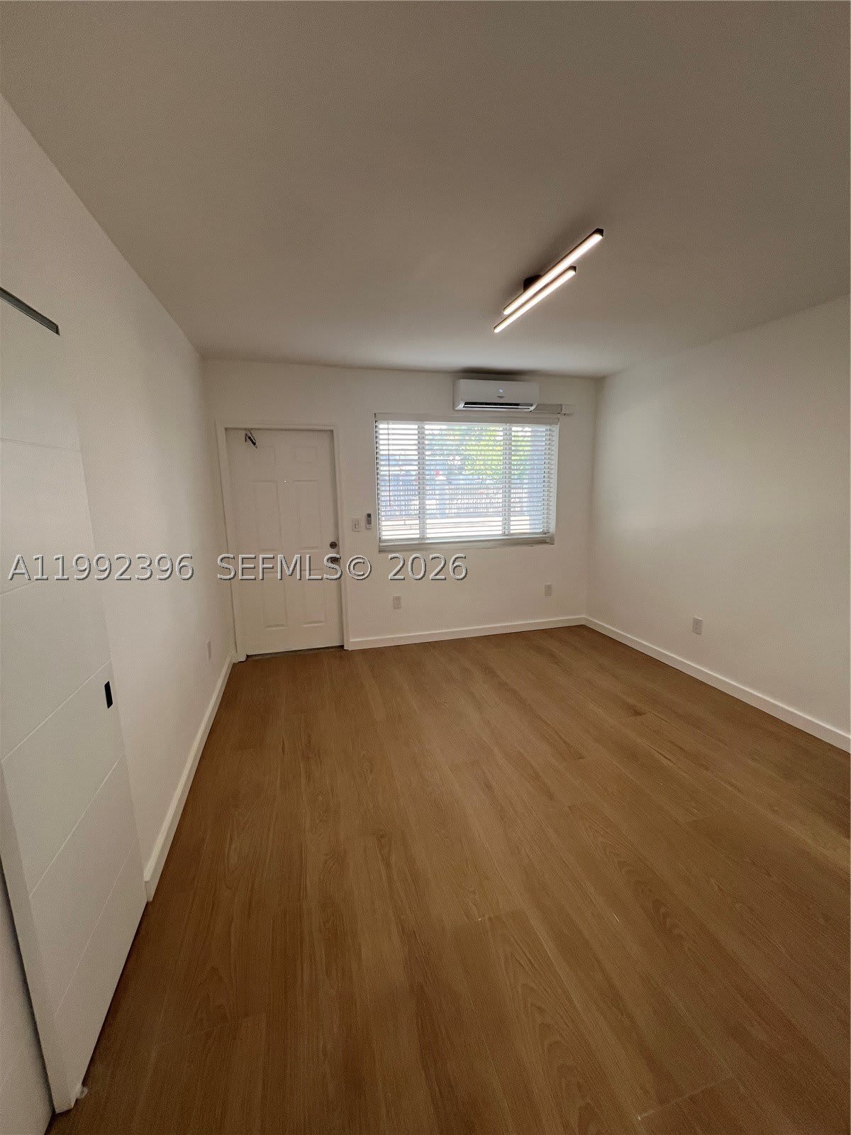 7035 NE 4th Ct – photo 4