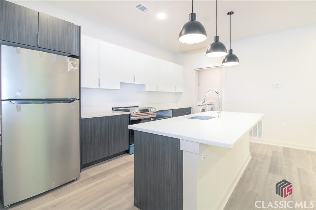 240 Martha Drive – photo 5