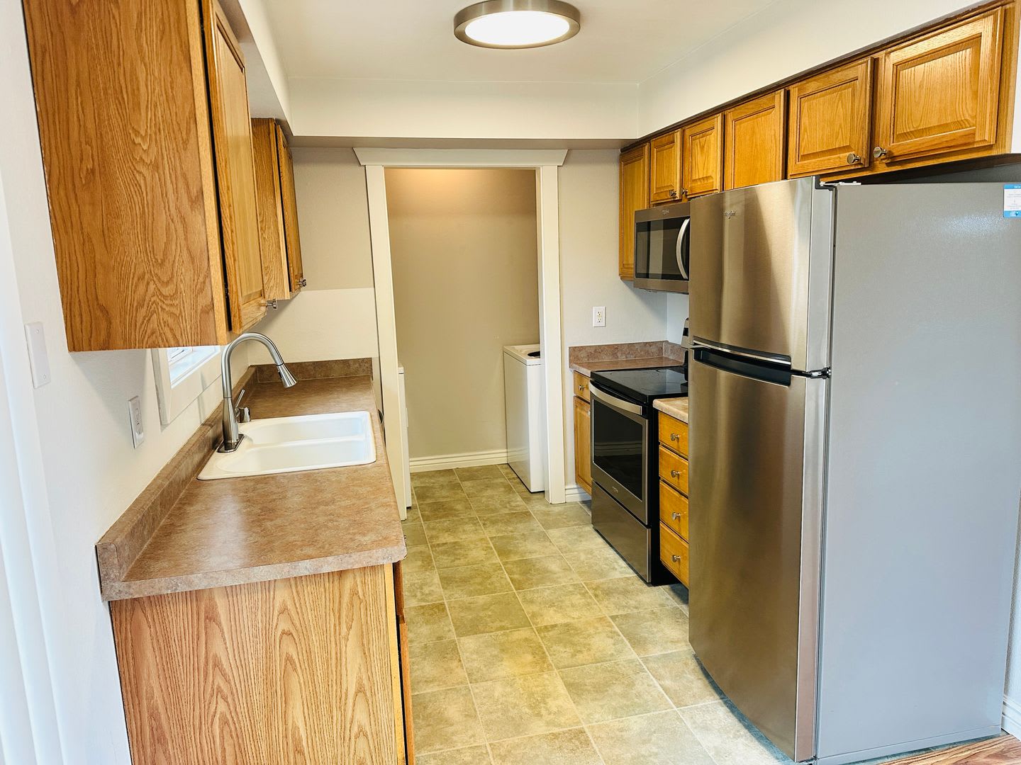 Charming & Cozy Camas Duplex – photo 5