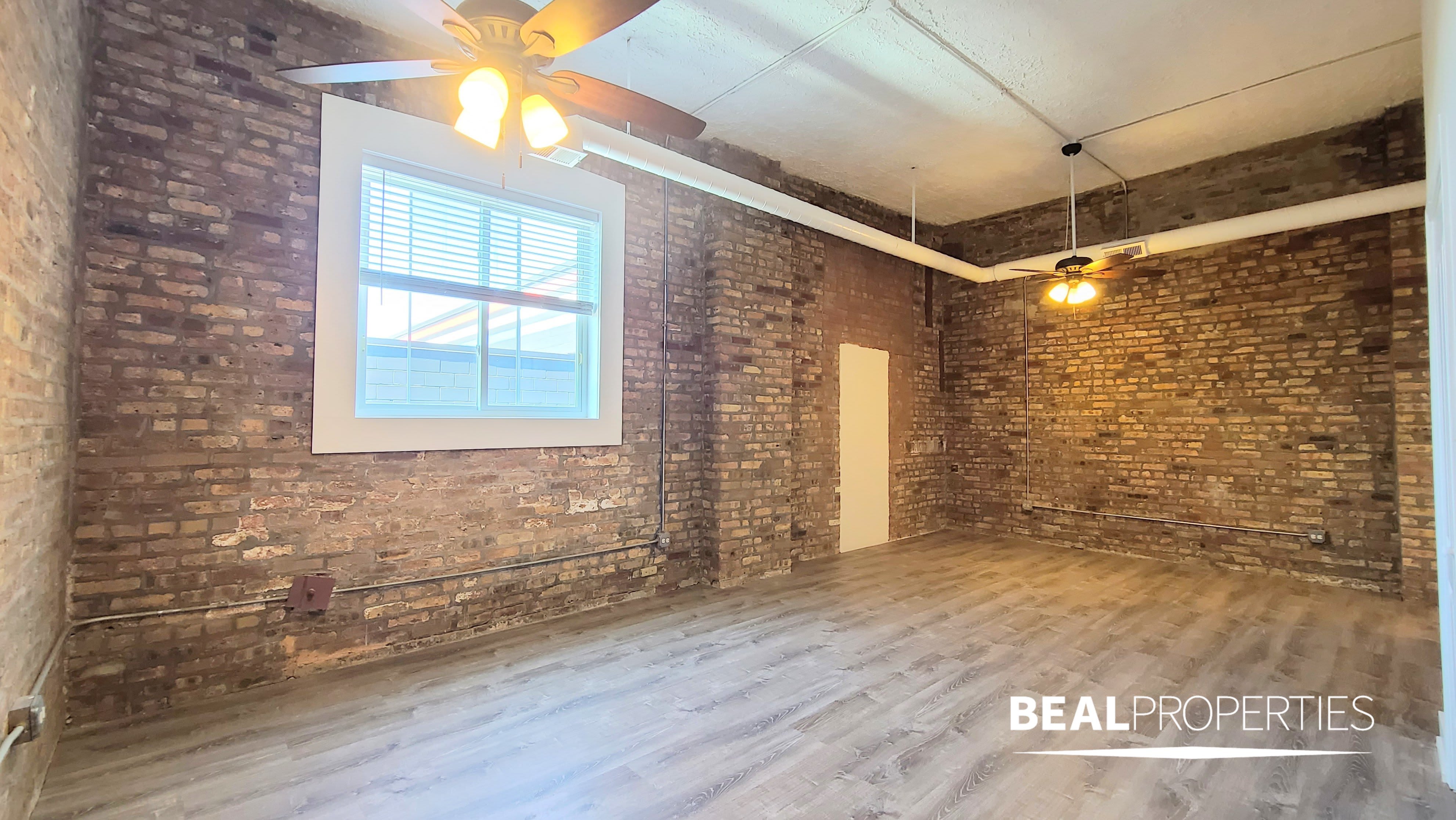 2320 N Damen Ave – photo 4