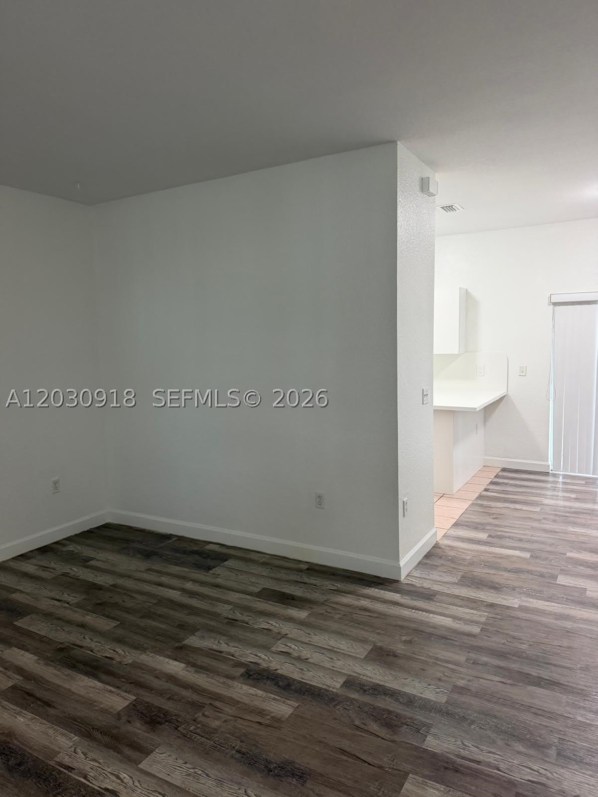 374 NE 27th Ave – photo 2