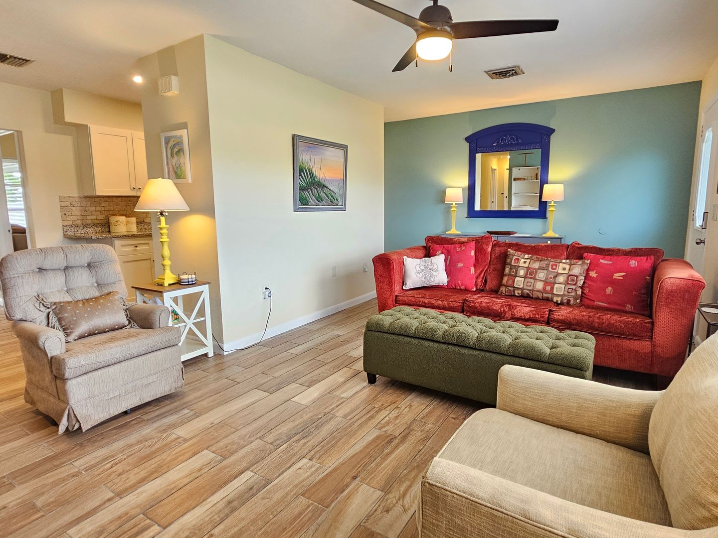 Seasonal Short-Term Pet Friendly 3 Bedroom 2 Bathroom Home in Venice East! – photo 5