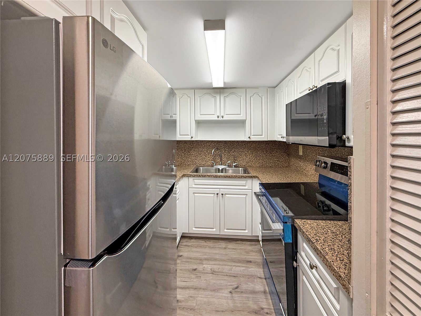 995 SW 84th Ave – photo 4