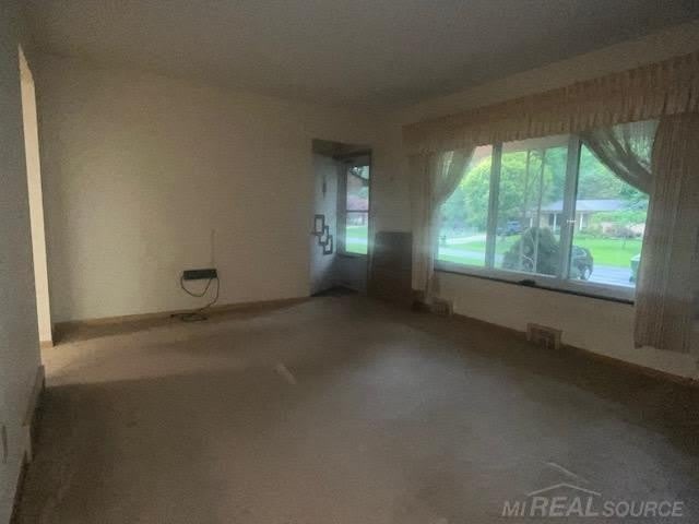 53039 Dryden Street – photo 5