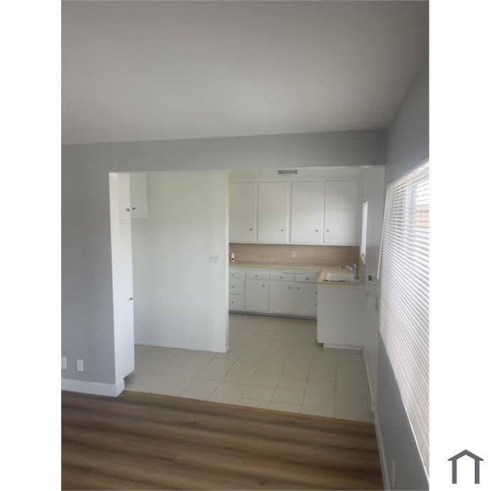 1360 West 38th Street – photo 1