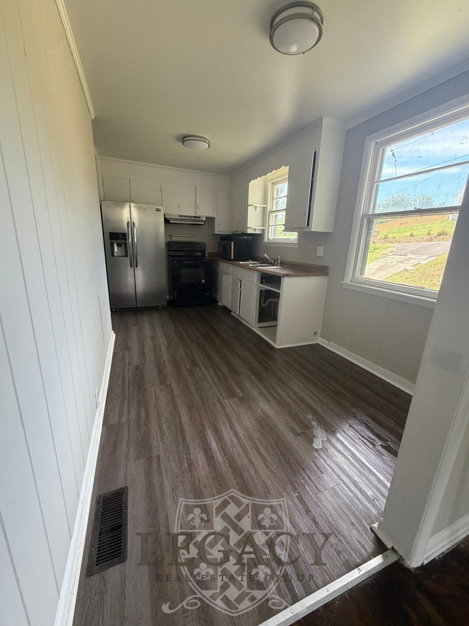 2229 Maplecrest Drive – photo 2