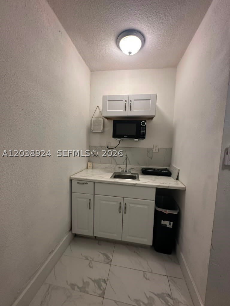 655 NW 2nd St – photo 3