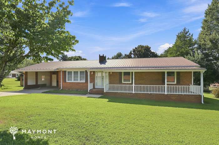 1404 Cedar Drive – photo 1
