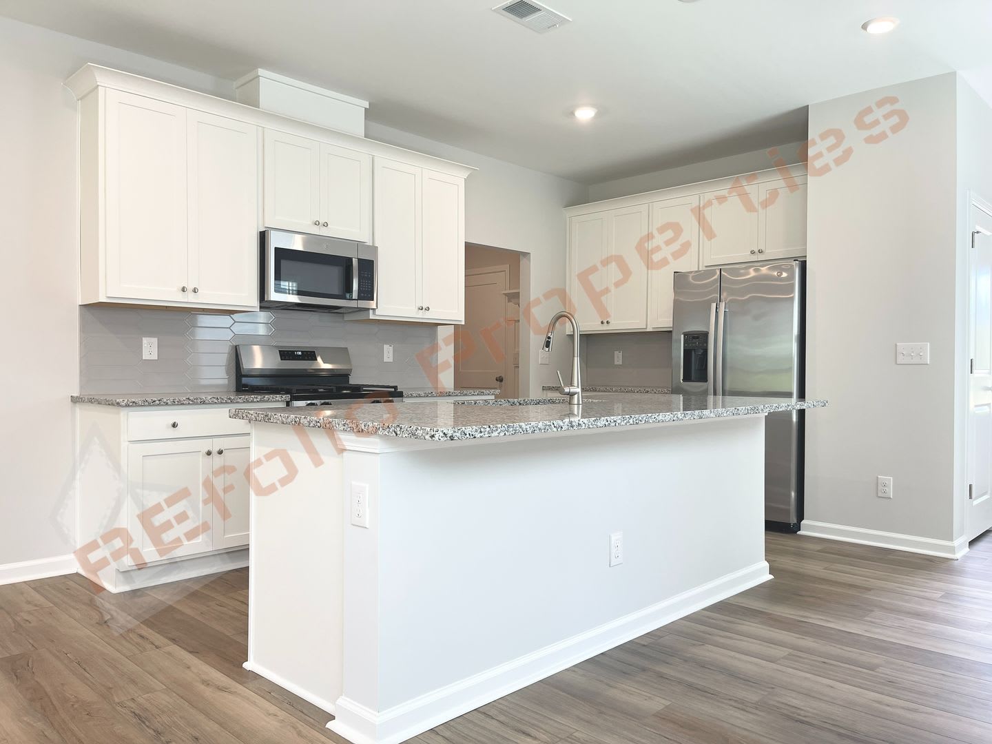 New Construction 4 Bedroom 3 5 Bathroom Home With A First Floor Primary Suite And Screened Porch In Rowlands Grant Wake County Available Now Now Offering Flexible Lease Term Options With 9 Month And 21 Month Leases Available – photo 5