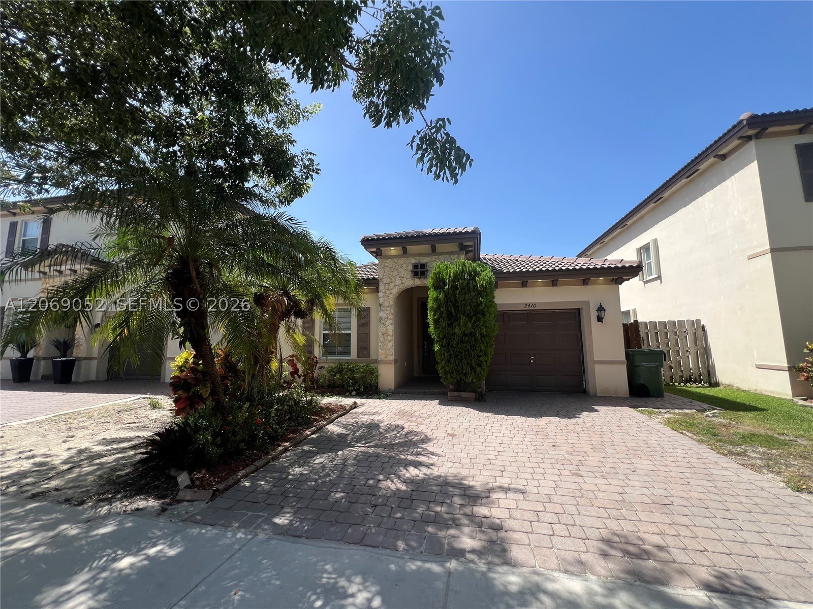 2410 NE 4th St – photo 3