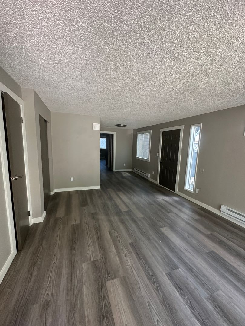 Downtown Renton ground floor gated condo for rent. Newly remodeled. – photo 4
