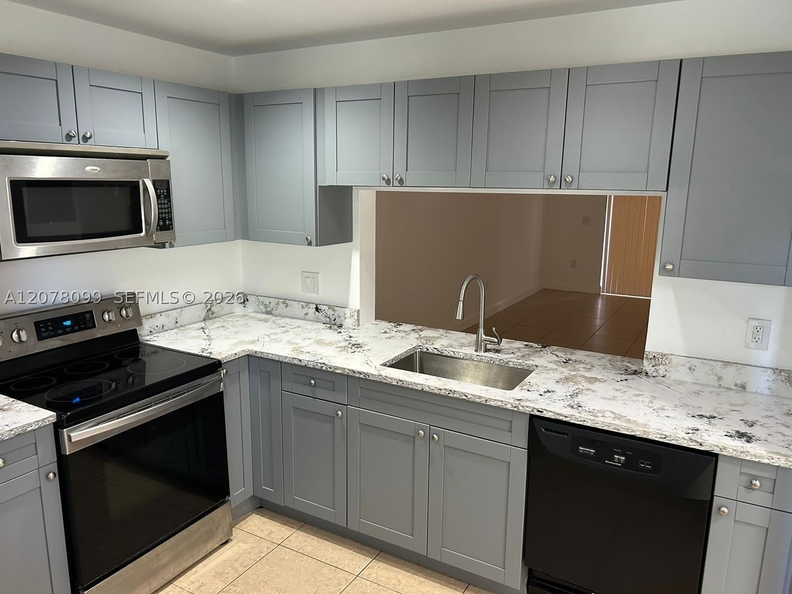 10537 NW 8th St – photo 4