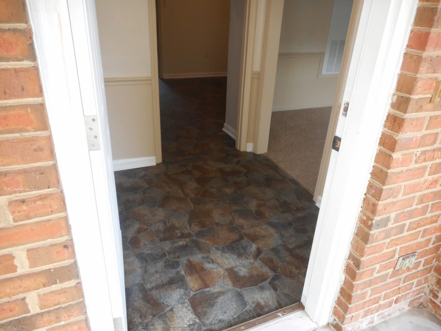 1 Bedroom, 1 Bath Cozy Apartment – photo 2