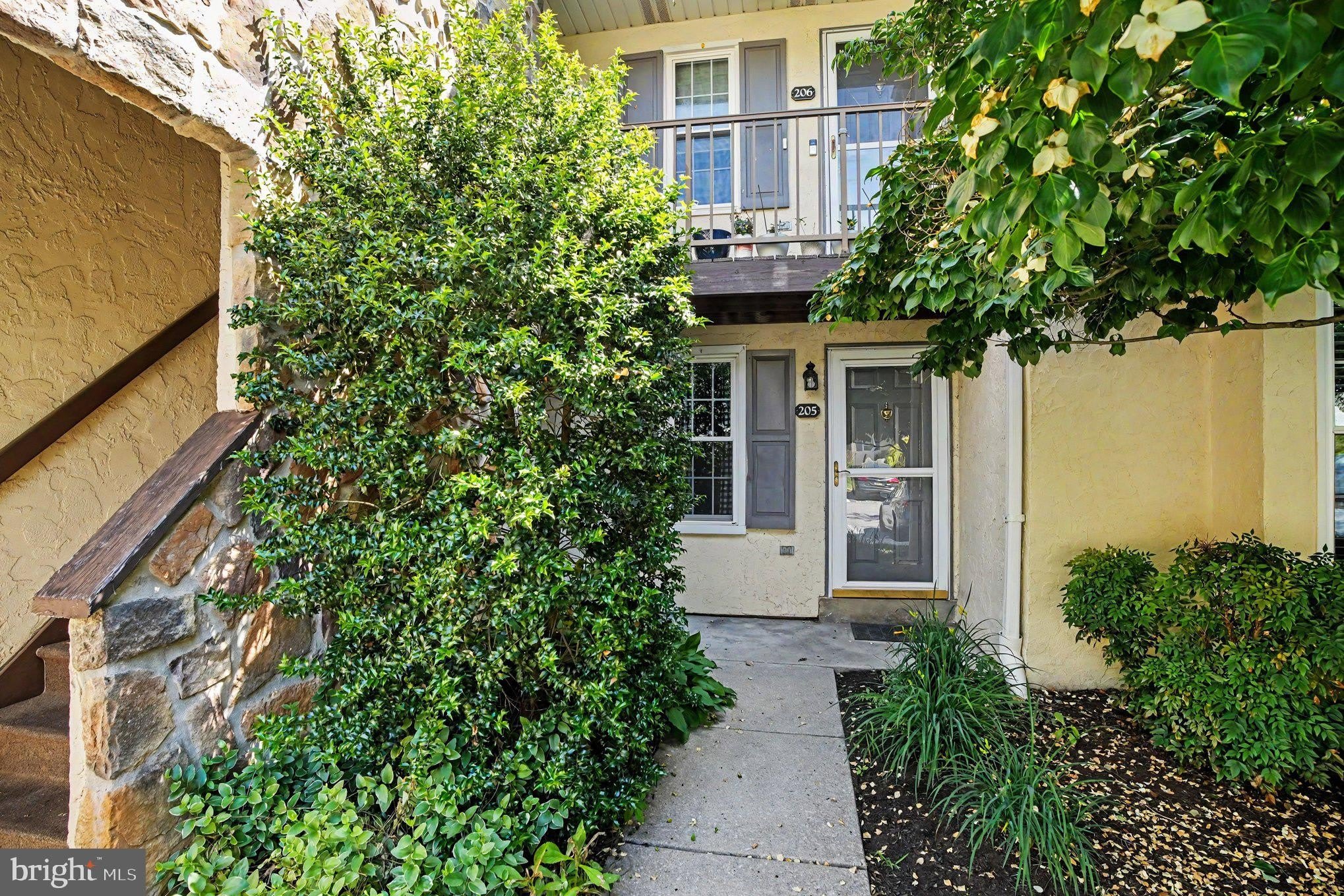 205 VALLEY STREAM Lane – photo 2