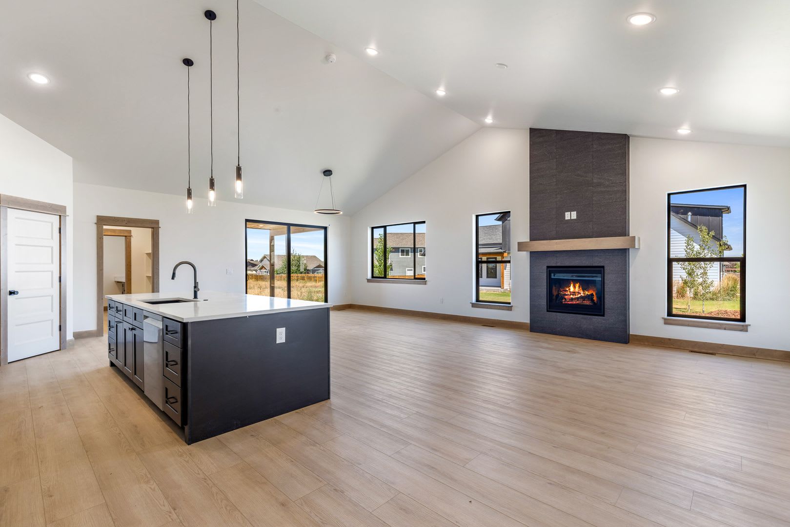 Gorgeous 4 Bedroom + Bonus Room Home! 3 Car Garage & Fenced Backyard! – photo 2