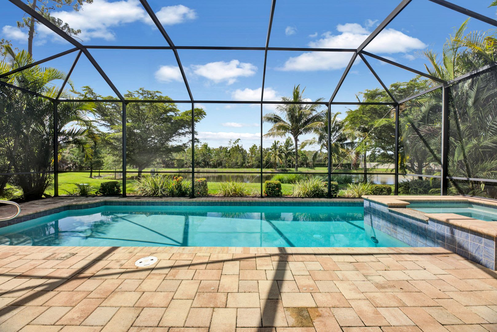 SINGLE FAMILY POOL HOME – photo 2