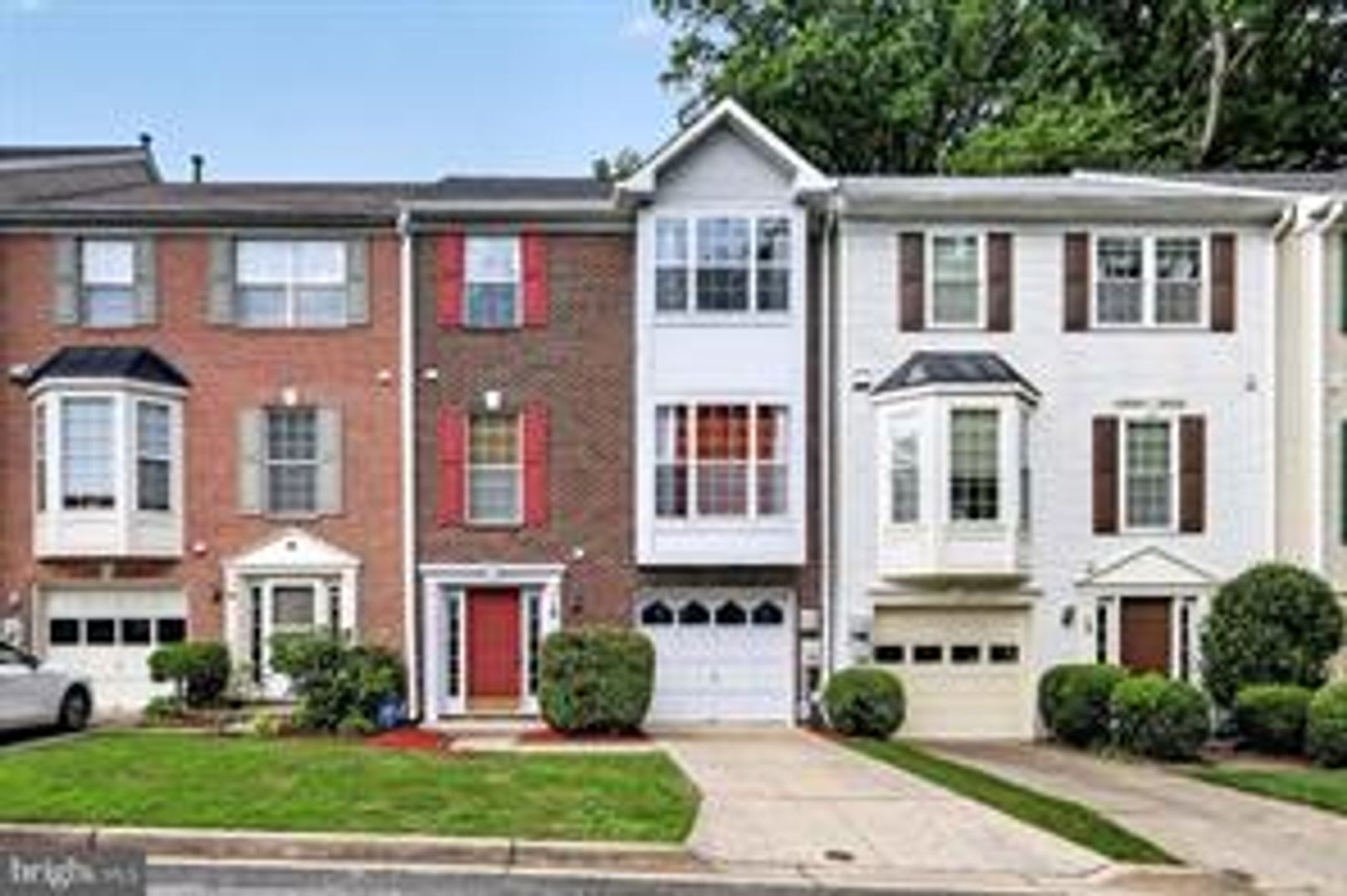 NESTLED IN TEH CHARMING GOSHEN ESTATES WITH SINGLE FAMILY HOME – photo 1