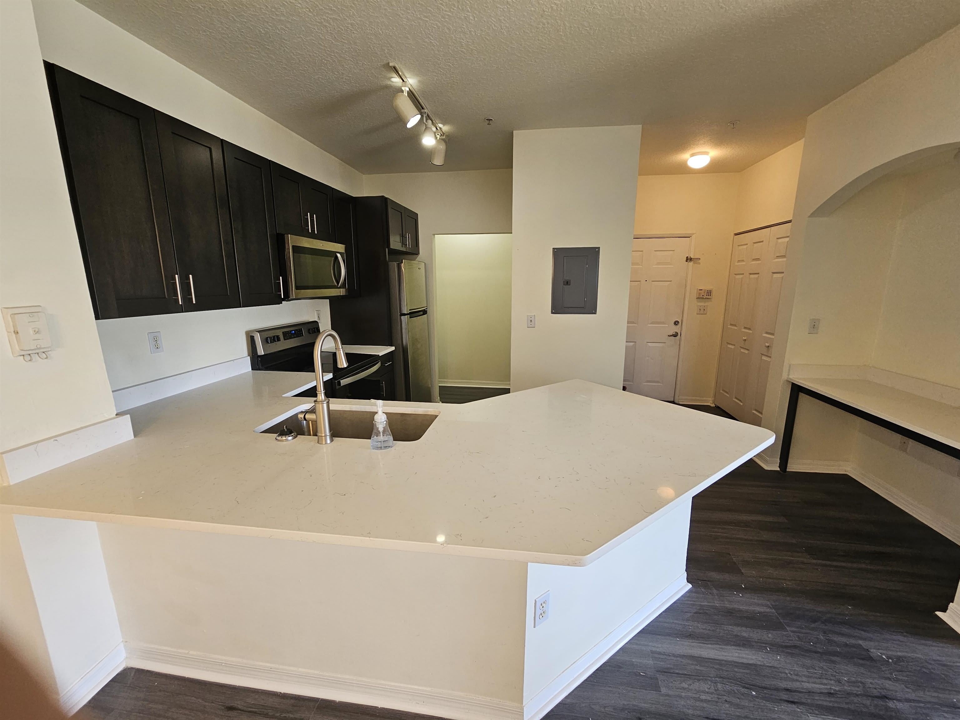 560 Florida Club Blvd #312 – photo 3