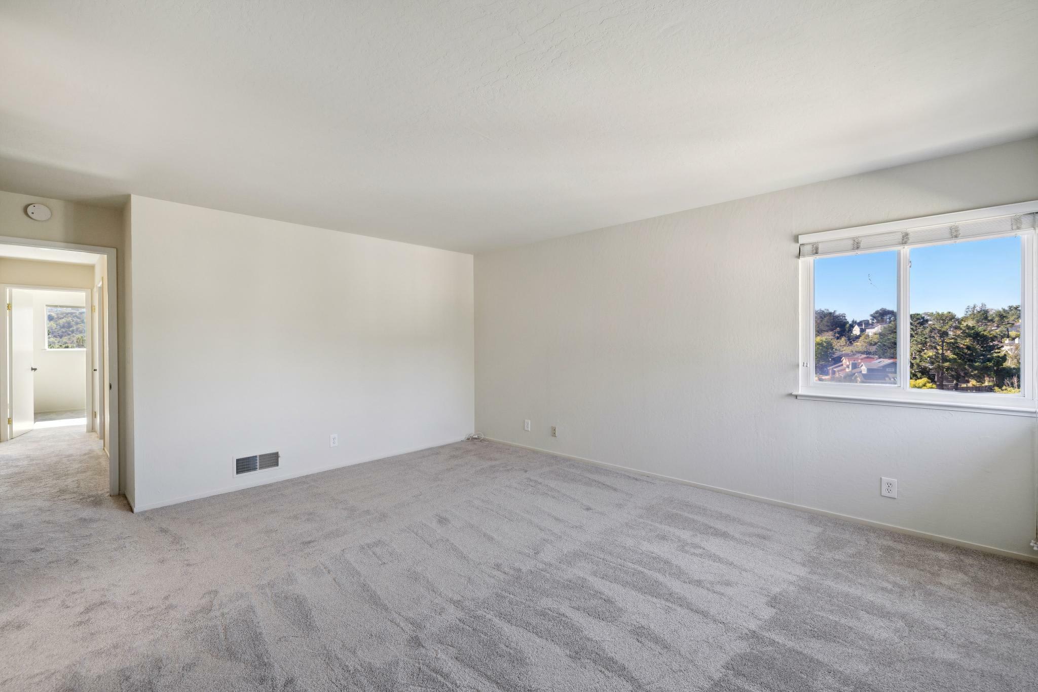 2016 Fairmont Drive – photo 4
