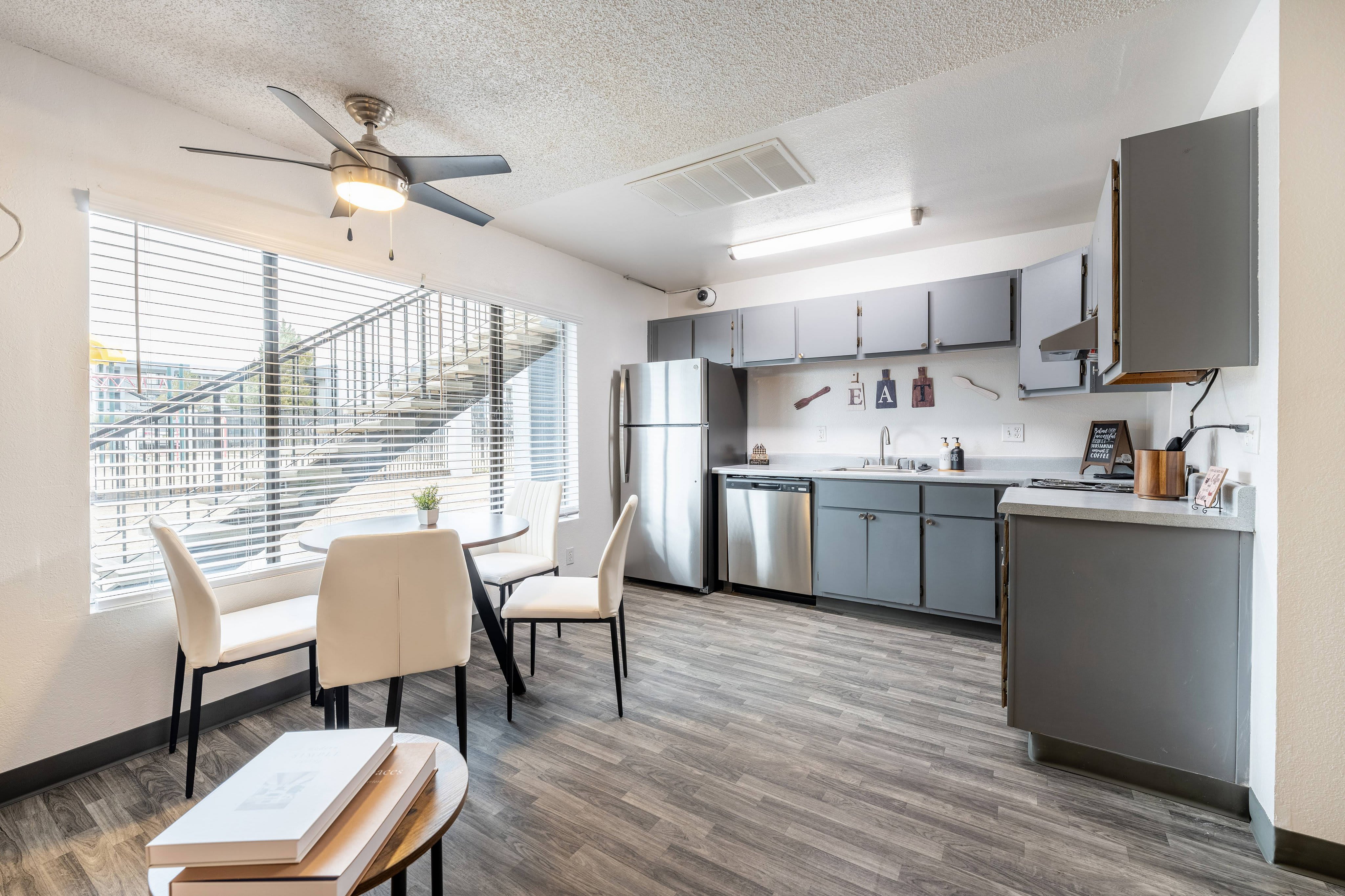 Vista Alegre Apartments – photo 2