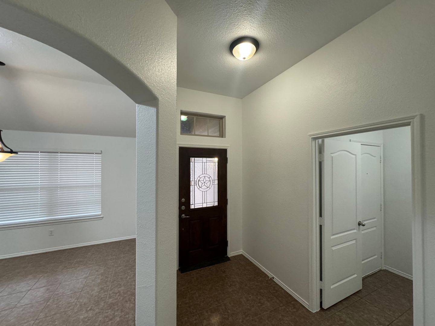 3 2 2 Fort Worth Side Of Granbury Gemstone Estates – photo 4