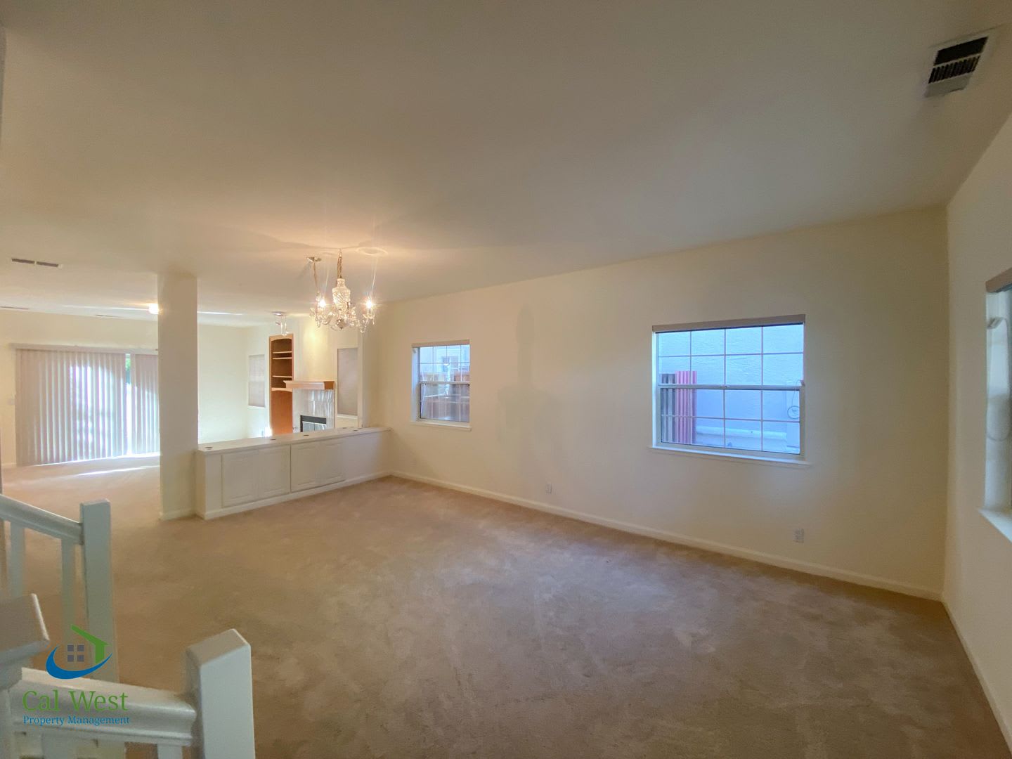 8995 Amazing 4 Bed 3 Bath Home In Mtn View Jackson Park Neighborhood Central Air Conditioning – photo 5