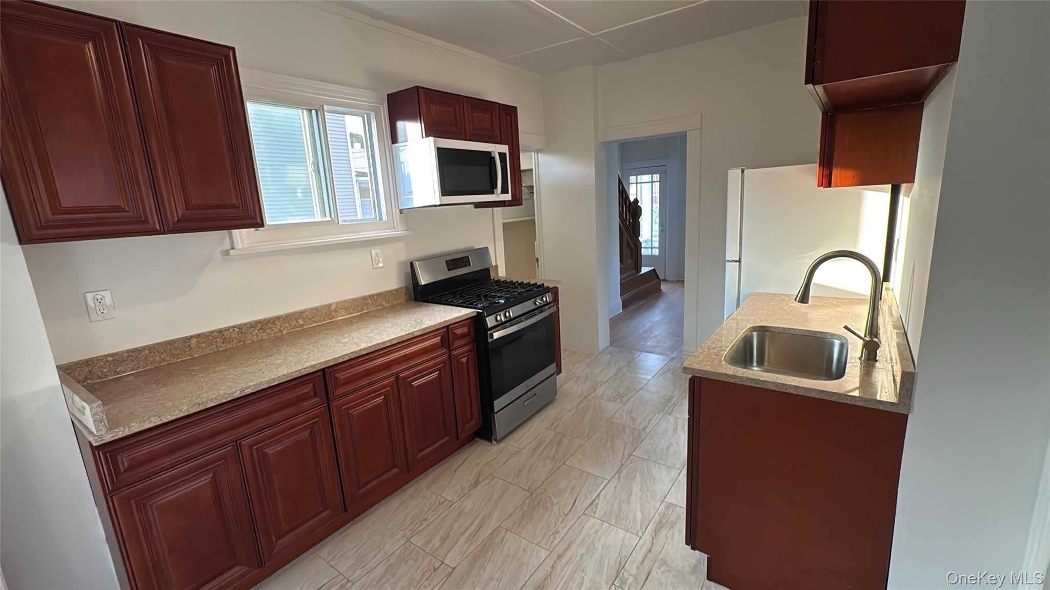 20 Benton Avenue – photo 3