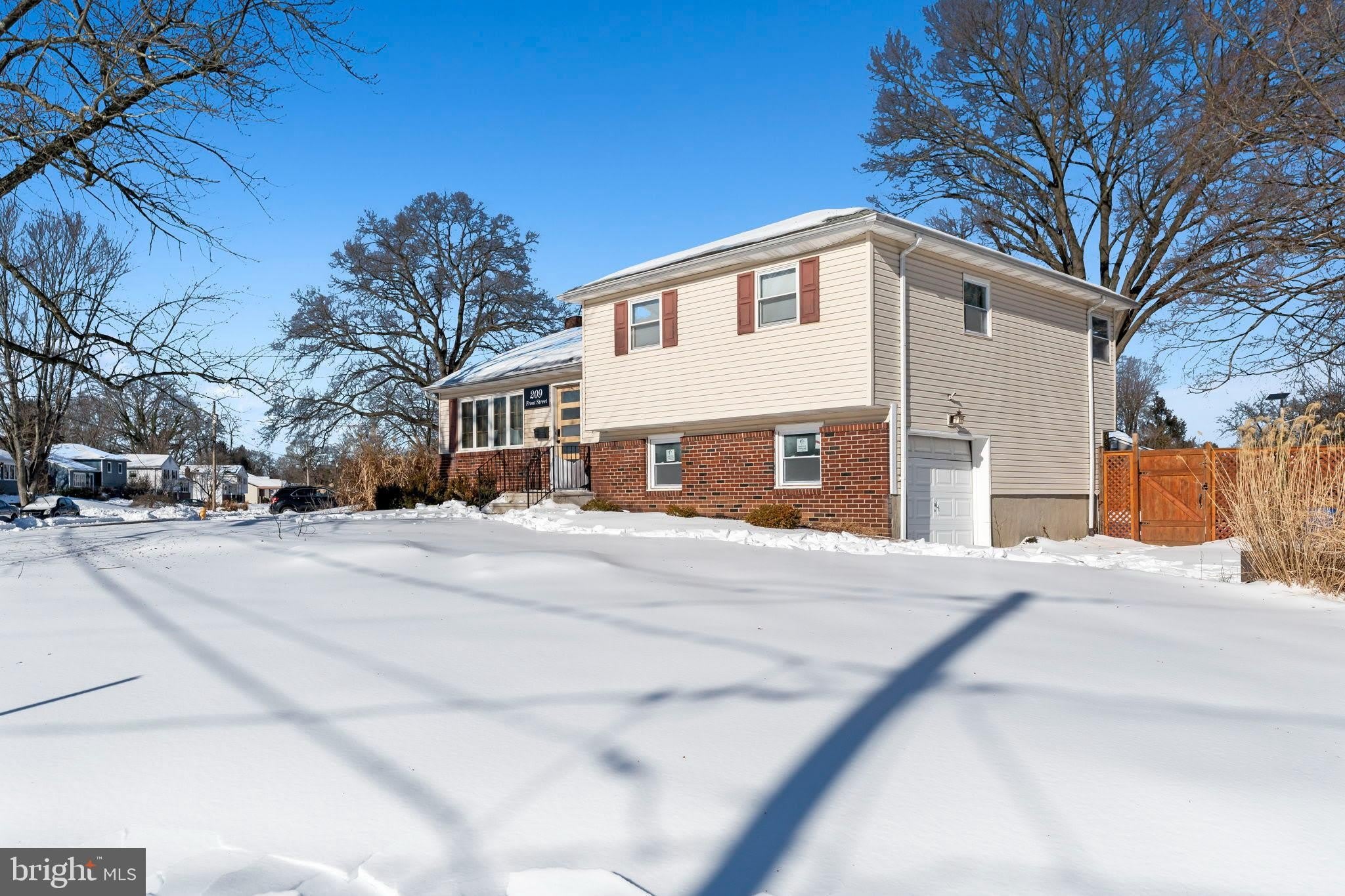 209 FRONT Street – photo 4