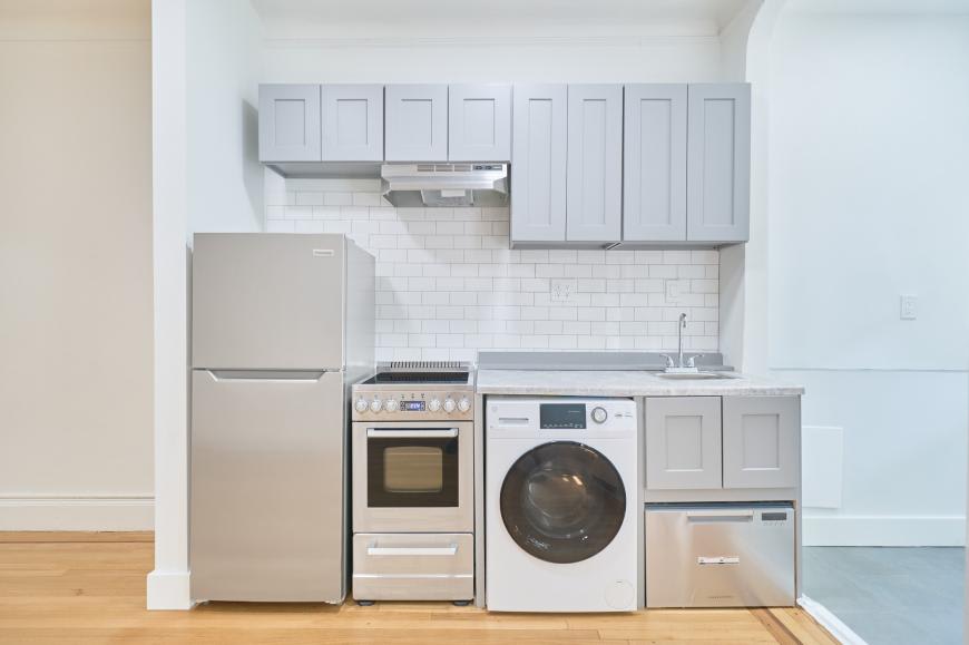 338 East 53rd Street – photo 2
