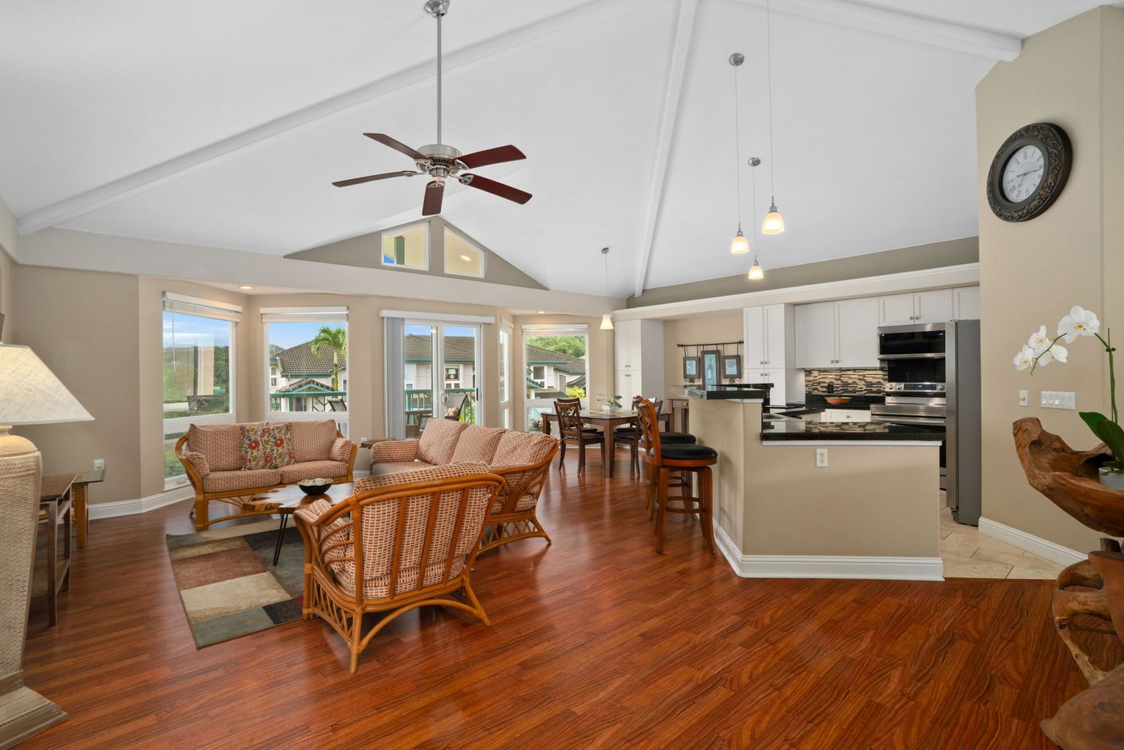 Furnished 3 Bedroom 3 Bath Condo – photo 4