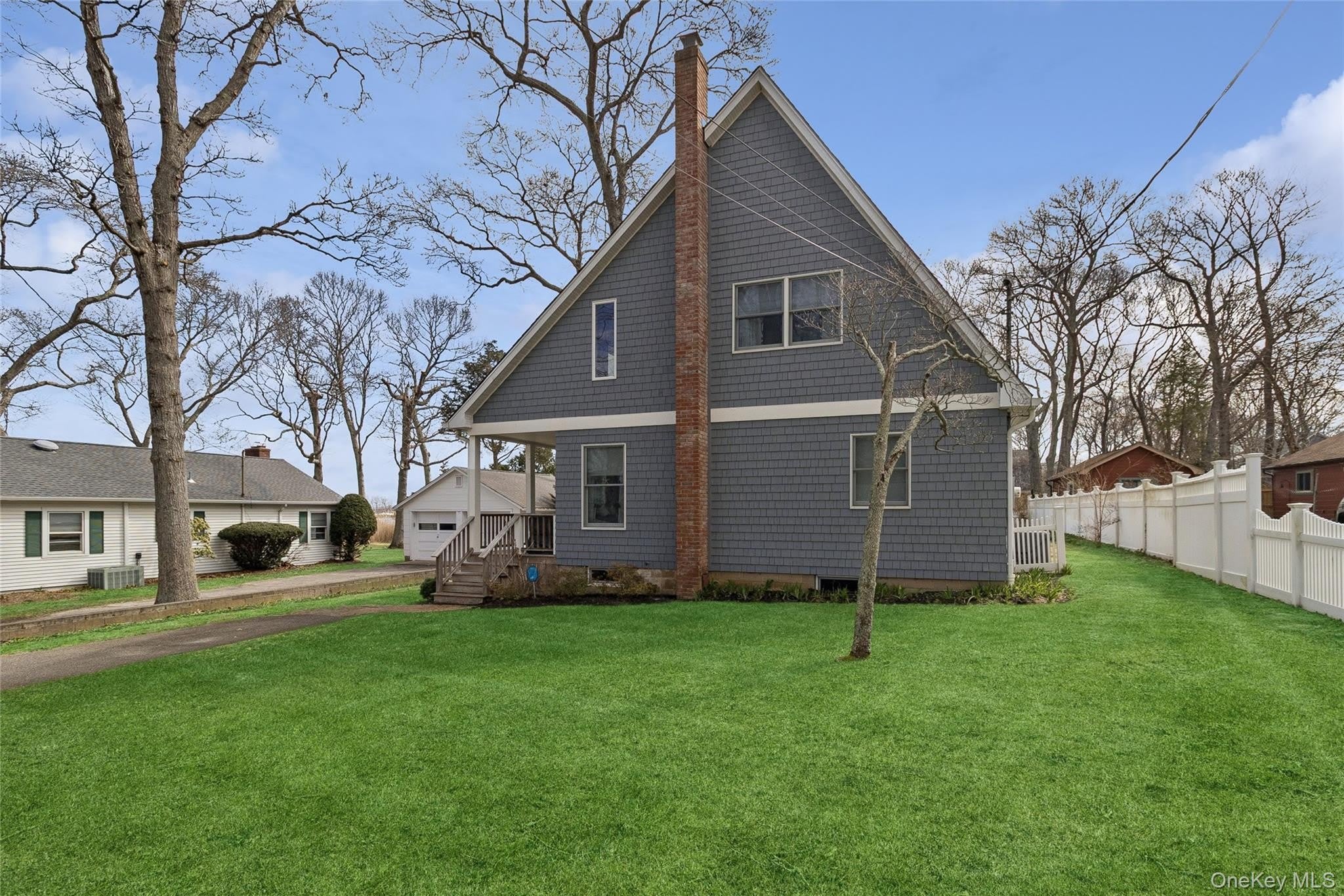 1050 Pine Avenue – photo 2