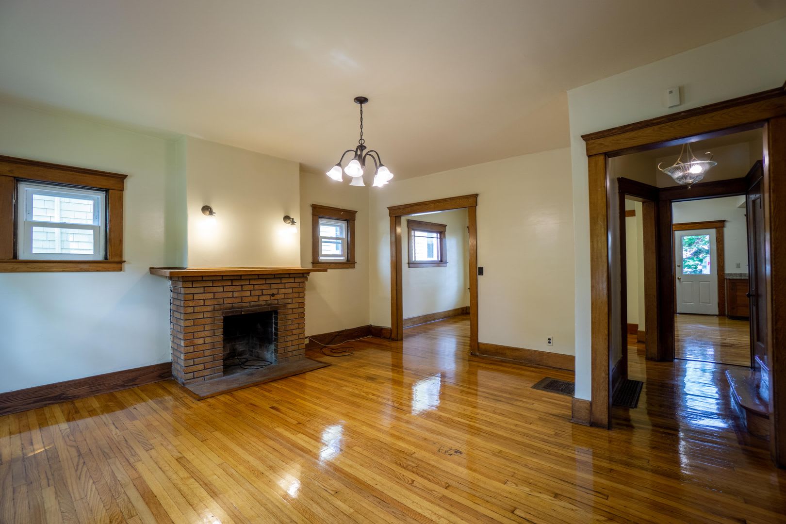 225 Lennox Pl – photo 5