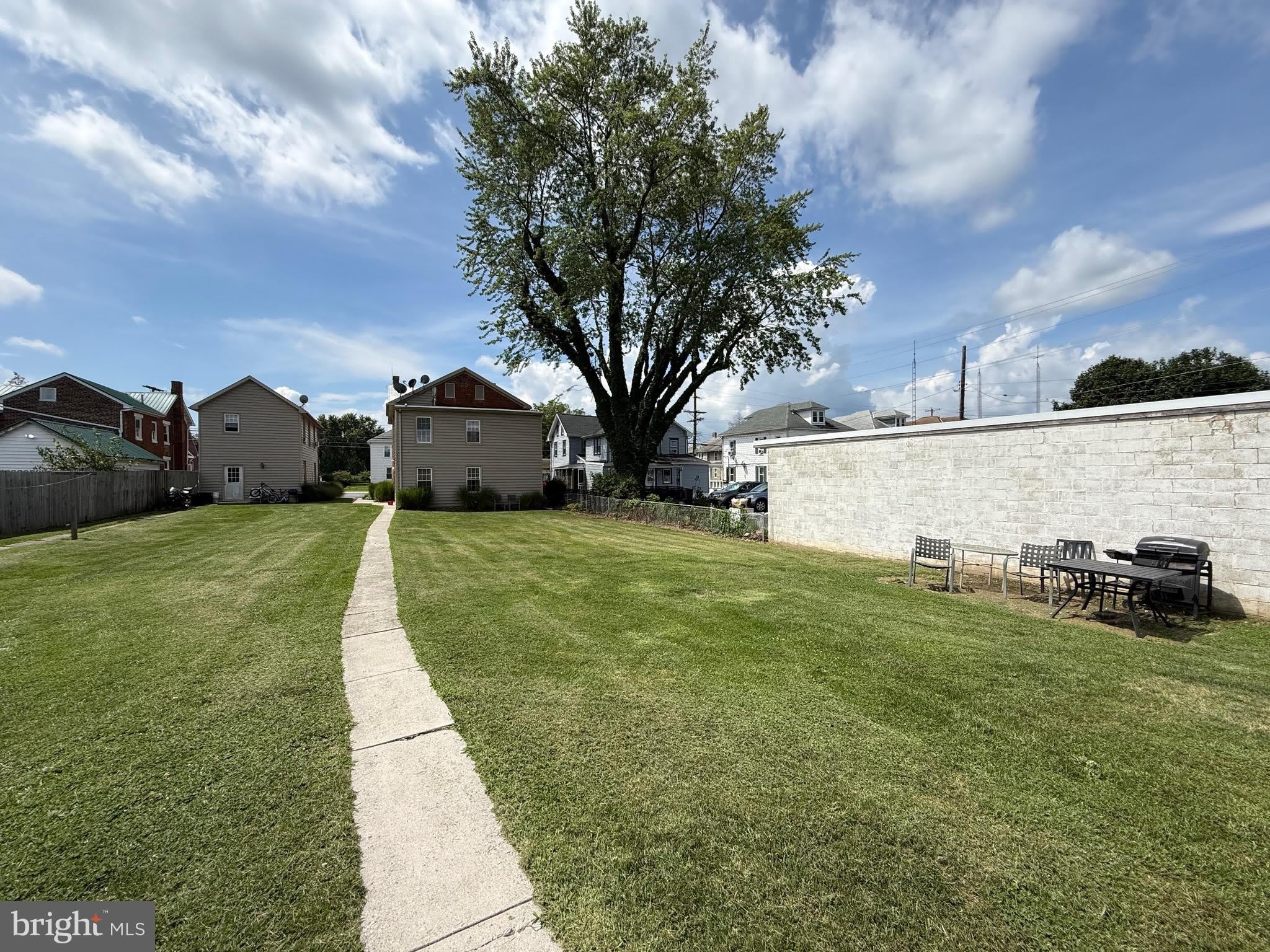 223 N QUEEN Street – photo 3