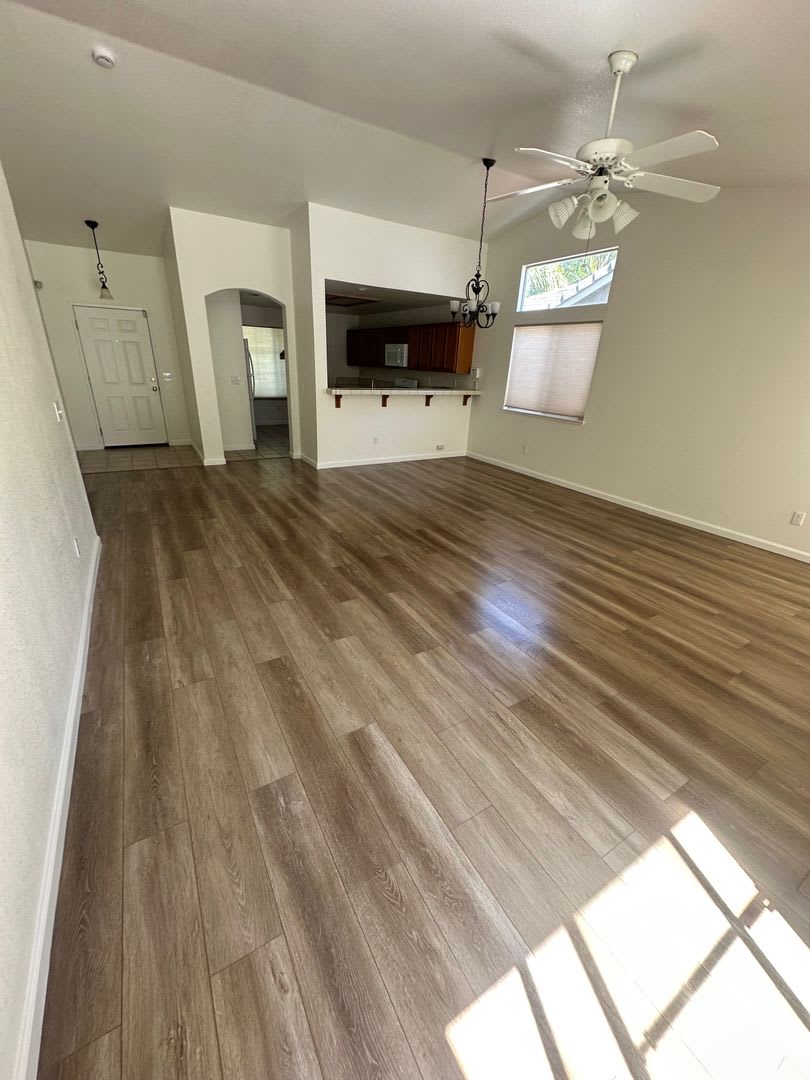 Remodeled 1 story home like new inside – photo 3