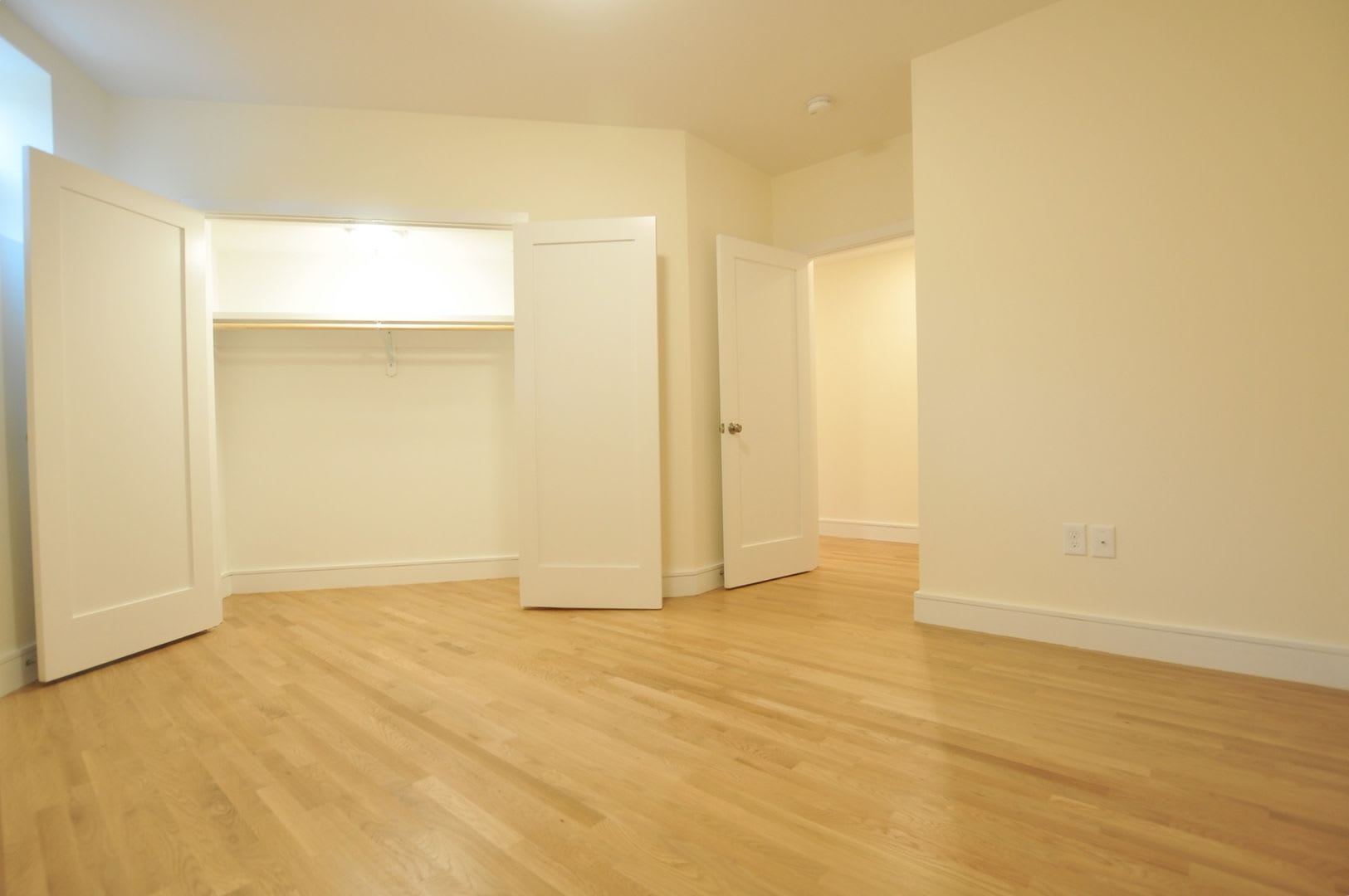 Beautiful 3 Bedroom Available 9 1 – photo 5