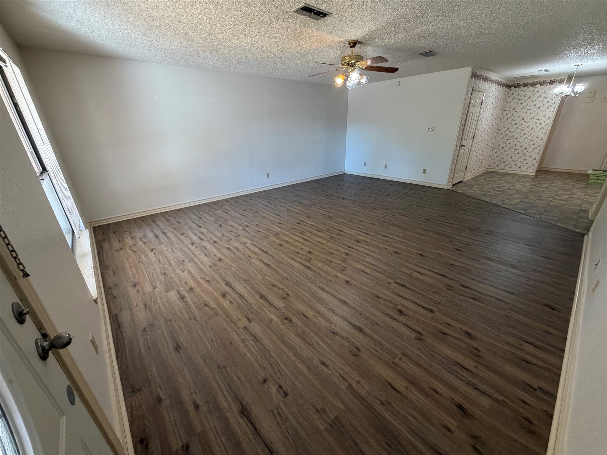 567 W College Street – photo 2