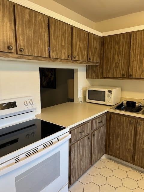 221 Lake Meryl Drive – photo 4
