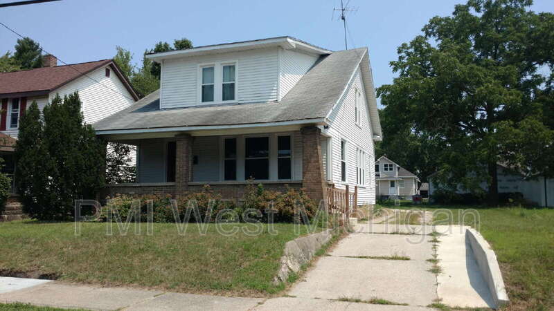 2124 Eastern Ave NE – photo 2