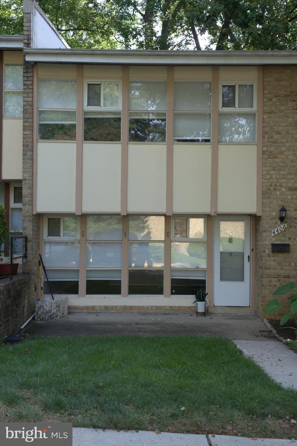 4406 FOREST GLEN Court – photo 1