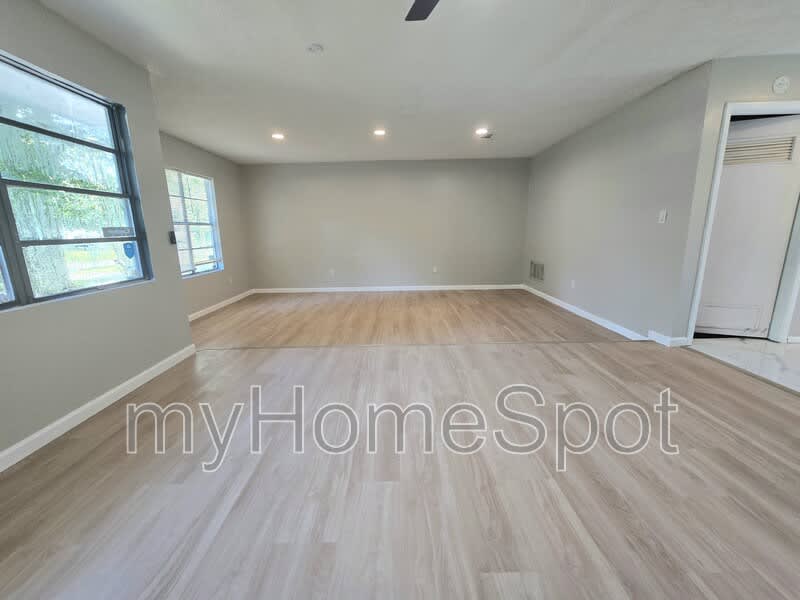 1017 Fremont Ave – photo 2