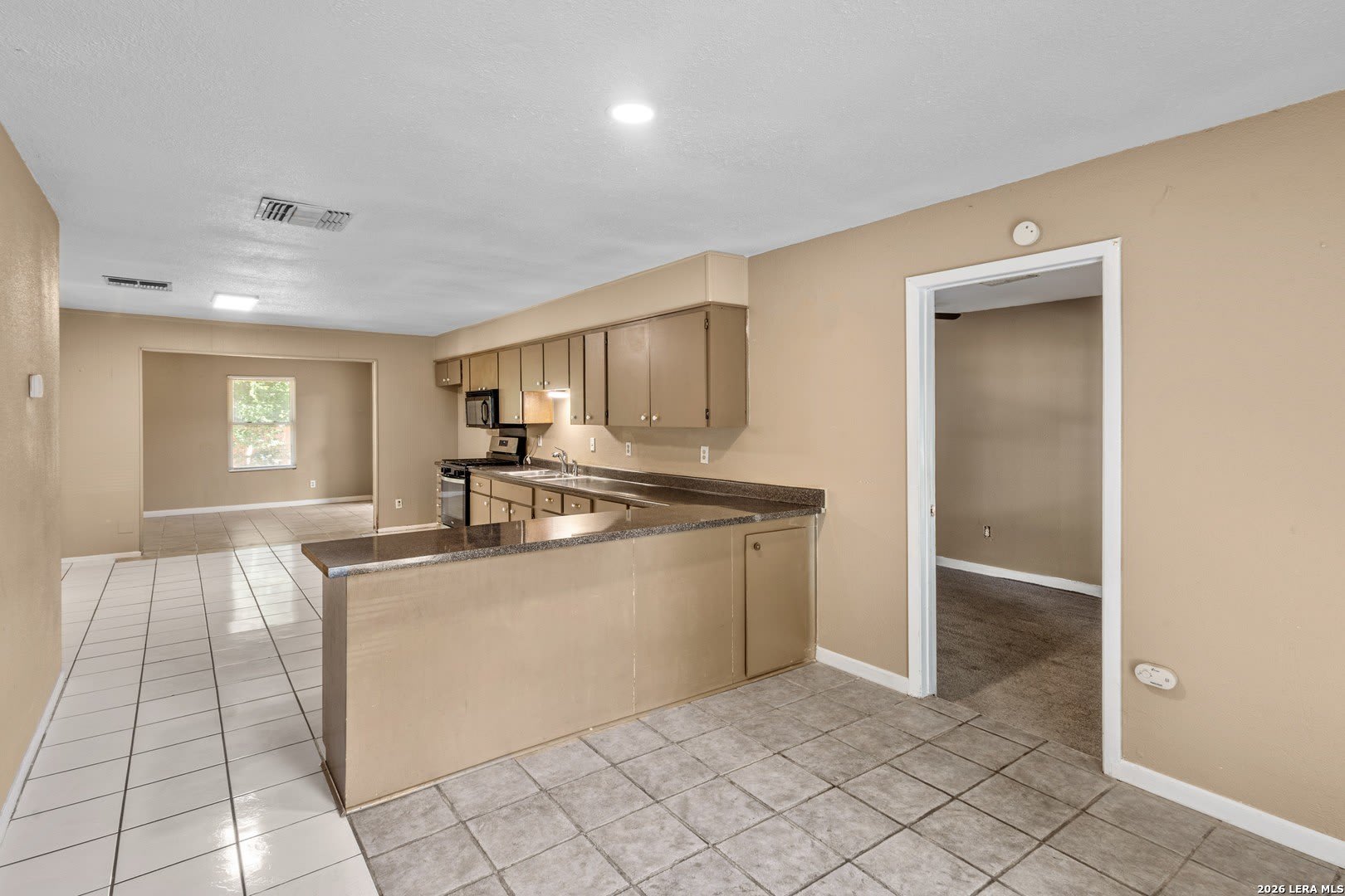 146 Stapleton St – photo 3