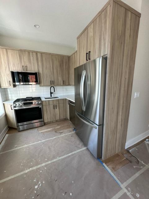 2258 N Southport – photo 1