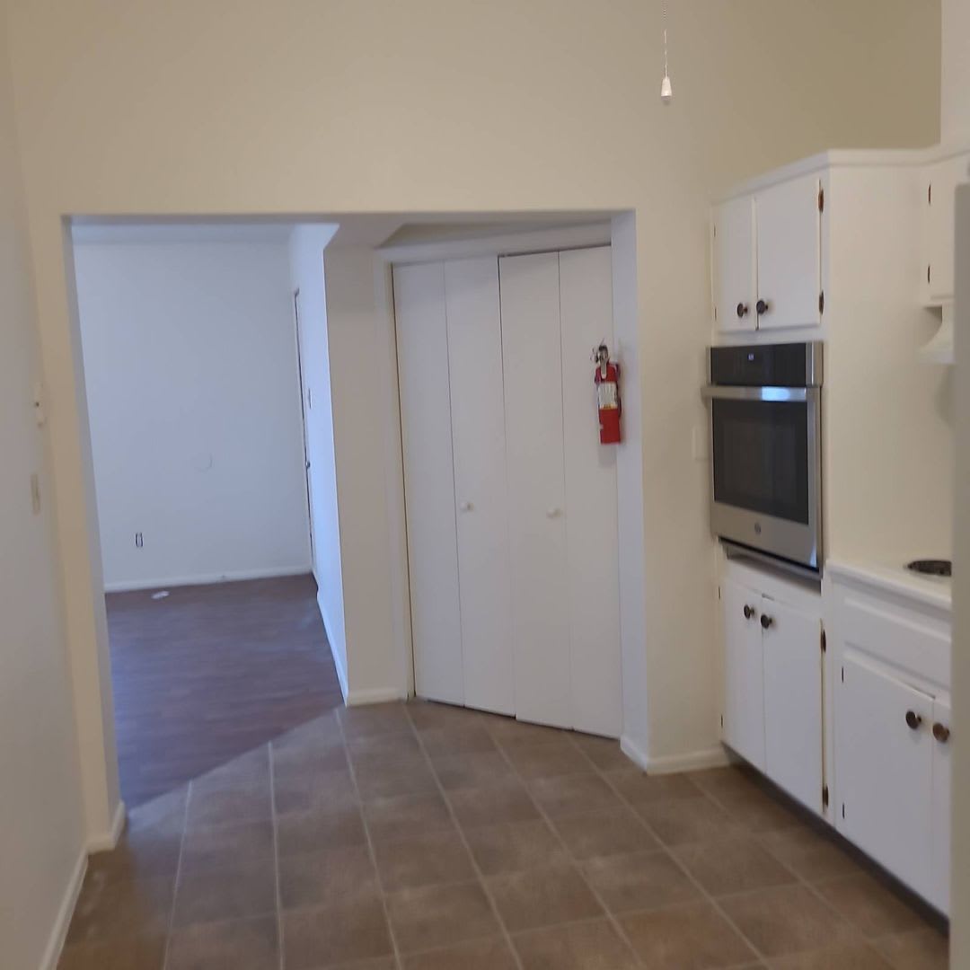 1859 E Cheery Lynn Rd – photo 4