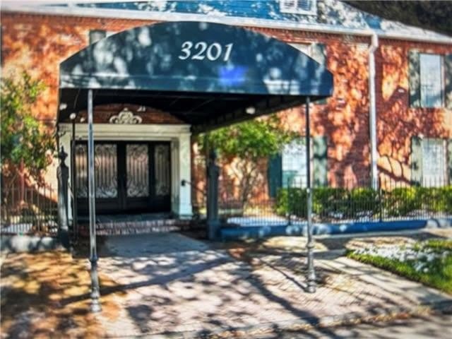 3201 Saint Charles Avenue – photo 2