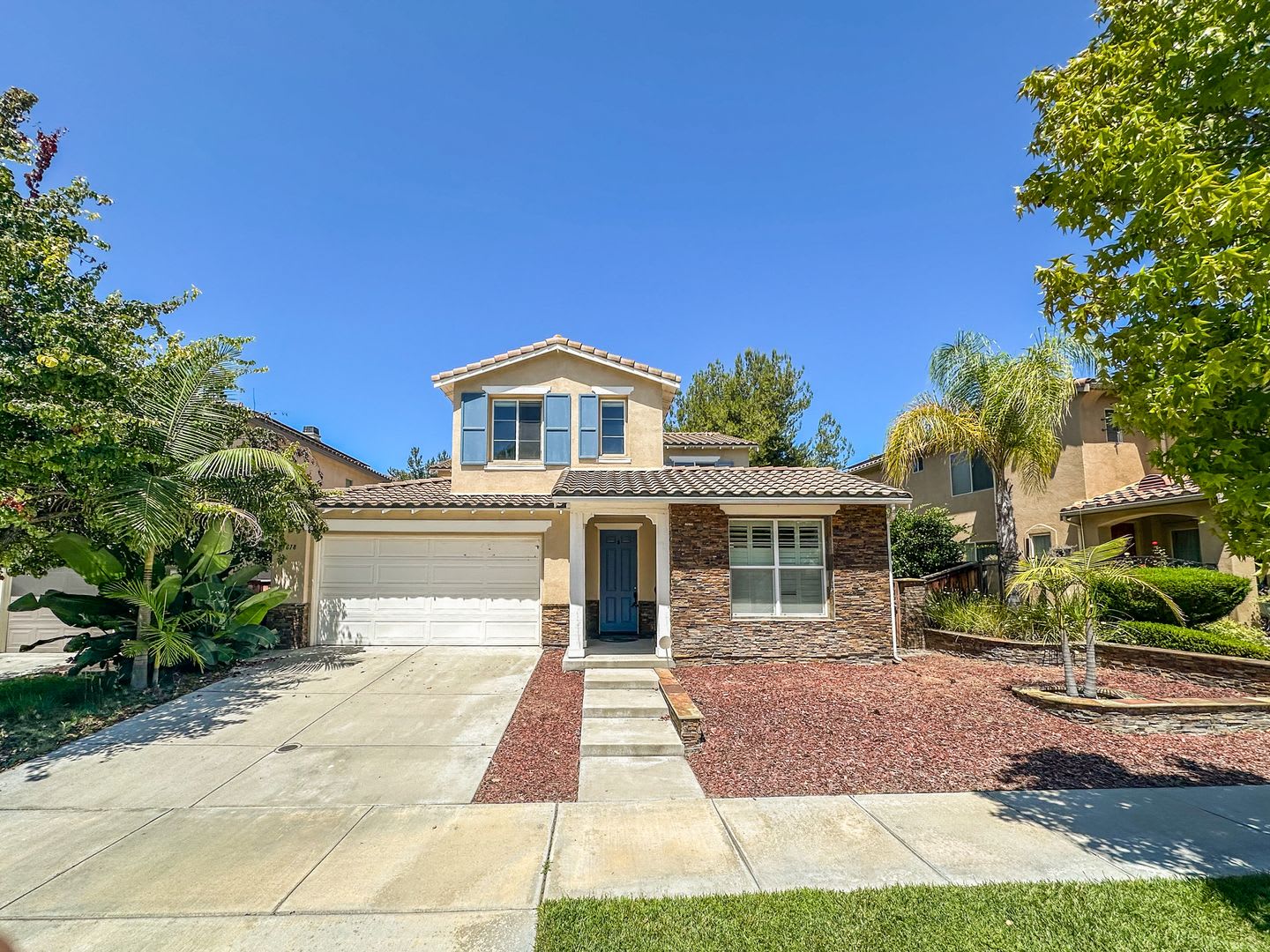 SD: Spacious 5B/4BA Home with Private Patio, Backyard & Soaking Tub – photo 1