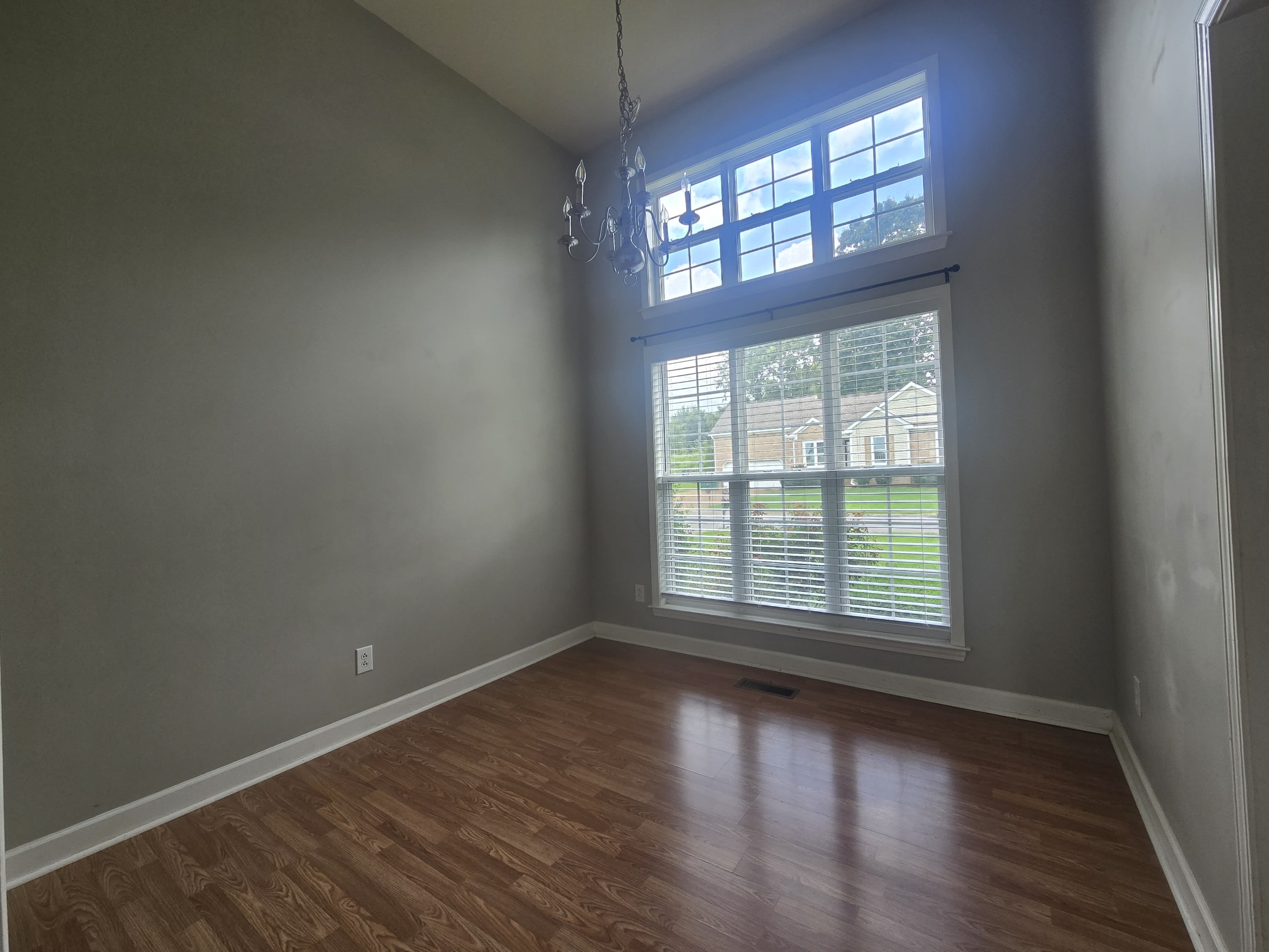 2229 Dewey dr – photo 5