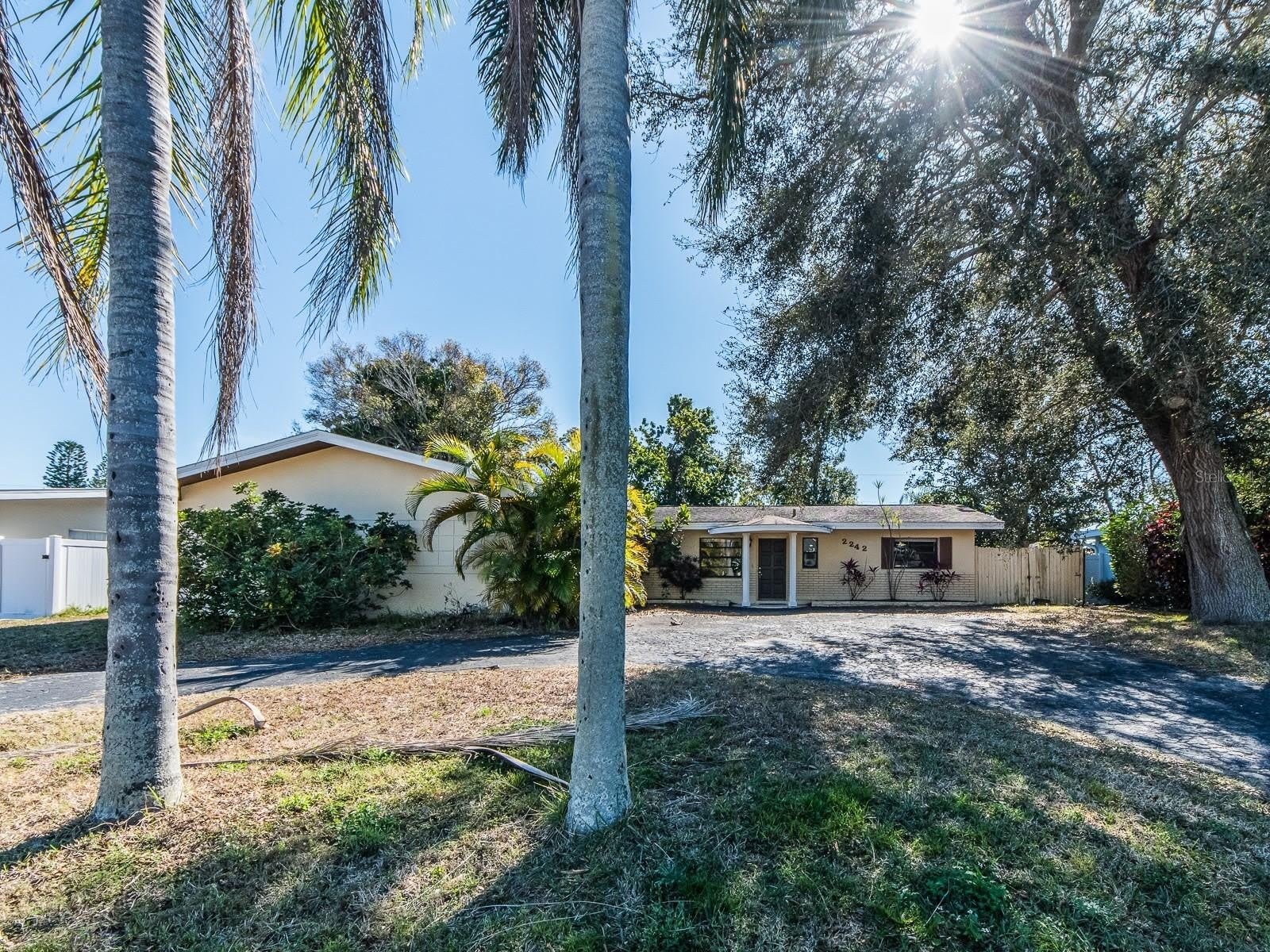 2242 INDIAN Avenue S – photo 1
