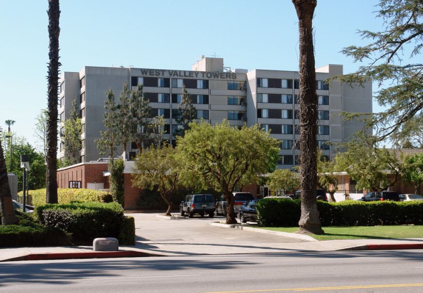 14650 Sherman Way – photo 3