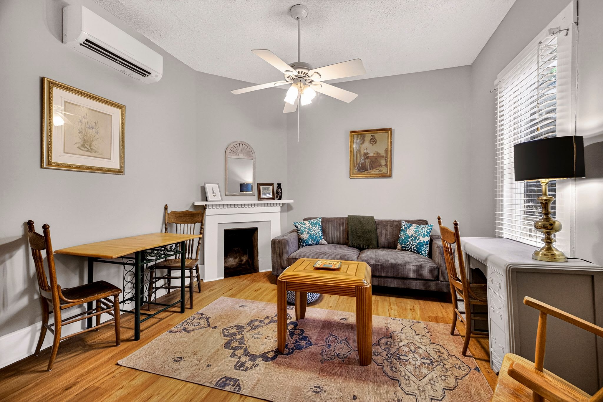 530 E Gordon Ln – photo 2