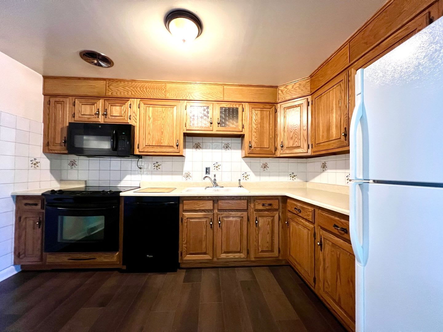 Spacious 4Br House In Edgewater – photo 2